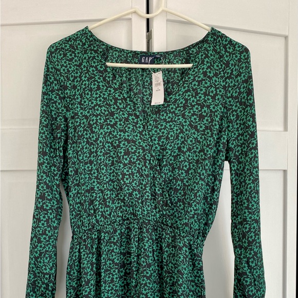 Beautiful green and navy wrap dress- New with Tags - Picture 1 of 4